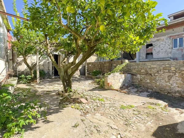 casa indipendente in vendita a Mandas