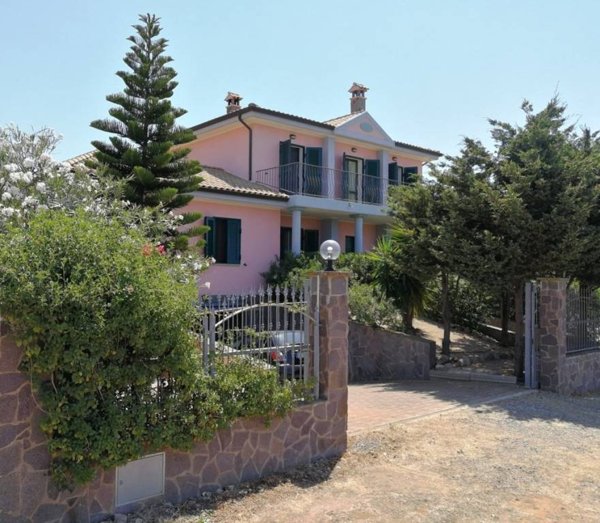 casa indipendente in vendita a Masainas in zona Is Lais