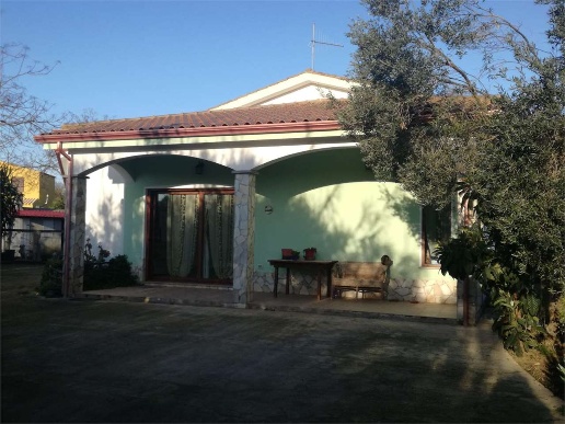casa indipendente in vendita a Masainas in zona Cannigonis