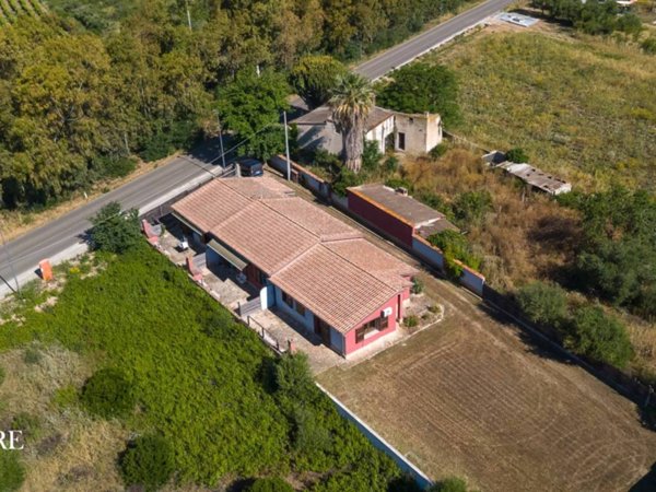 casa indipendente in vendita a Masainas in zona Is Solinas