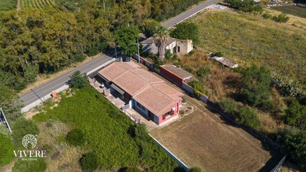 casa indipendente in vendita a Masainas in zona Cannigonis