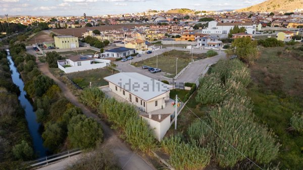 locale commerciale in vendita a Monastir