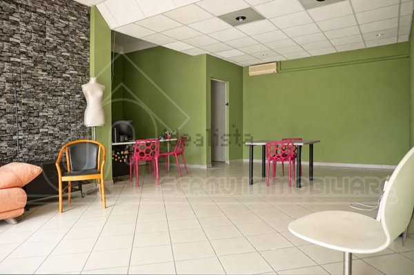 locale commerciale in vendita a Monastir