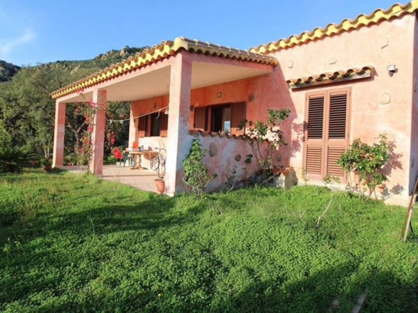 casa indipendente in vendita a Muravera