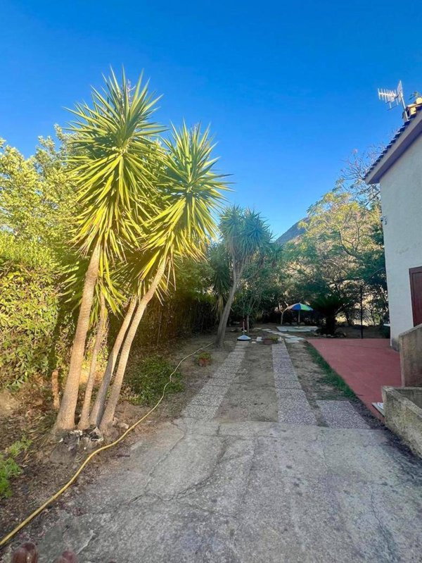 casa indipendente in vendita a Muravera in zona Feraxi