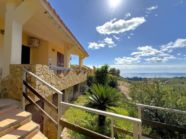 casa indipendente in vendita a Muravera in zona Costa Rei