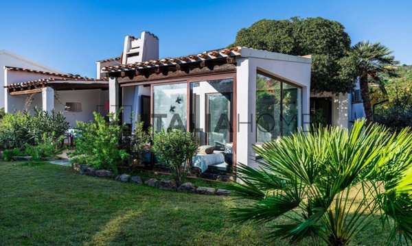 casa indipendente in vendita a Muravera in zona Costa Rei