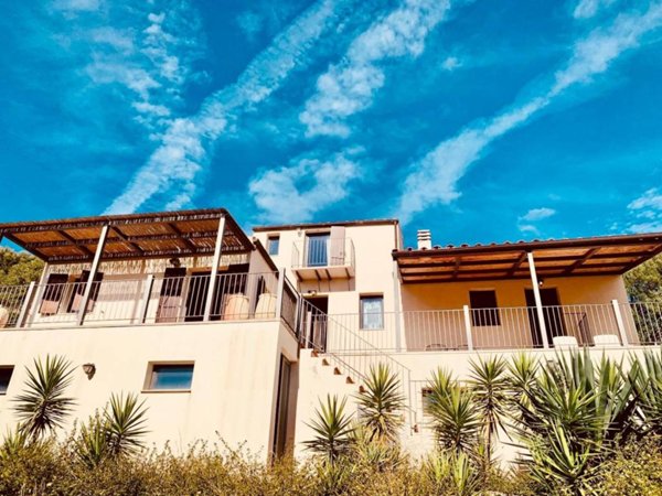 casa indipendente in vendita a Muravera in zona Feraxi