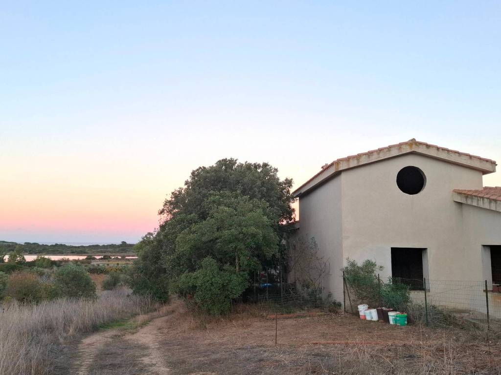 casa indipendente in vendita a Muravera in zona Feraxi