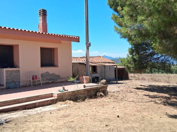 casa indipendente in vendita a Muravera in zona Feraxi
