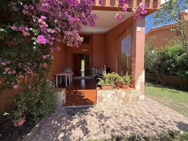 casa indipendente in vendita a Muravera in zona Costa Rei