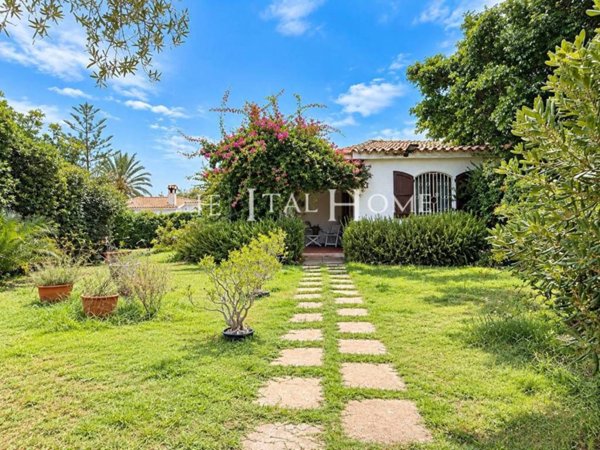 casa indipendente in vendita a Muravera in zona Costa Rei