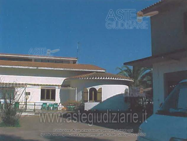 locale commerciale in vendita a Musei