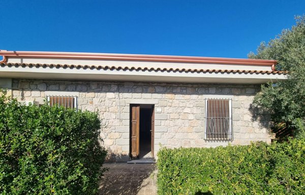 casa indipendente in vendita a Nuxis