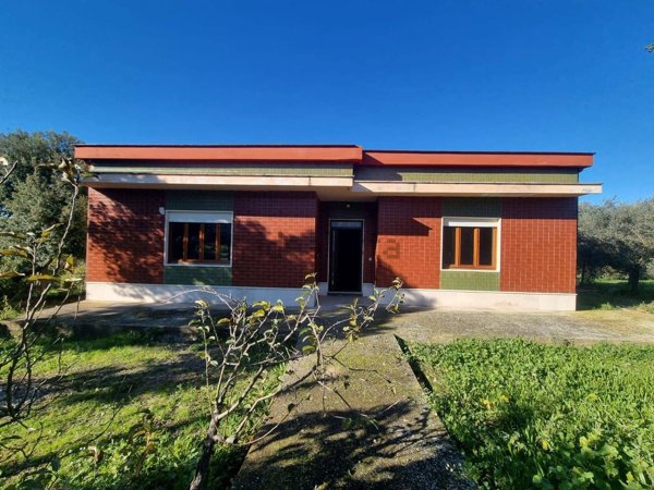 casa indipendente in vendita a Nuxis