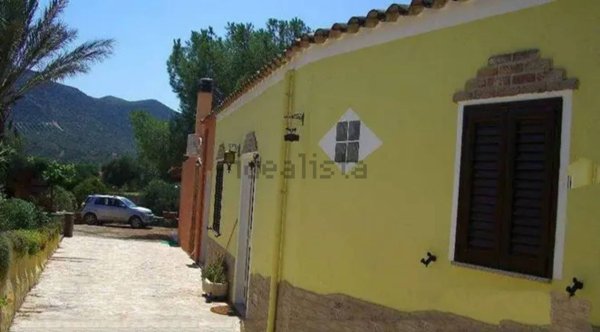 casa semindipendente in vendita a Piscinas