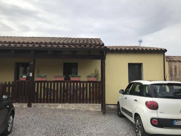casa indipendente in vendita a Piscinas