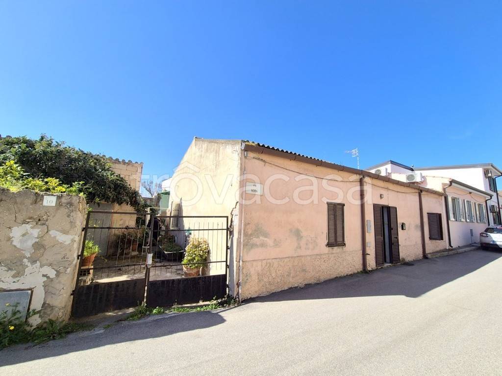casa indipendente in vendita a Portoscuso in zona Paringianu