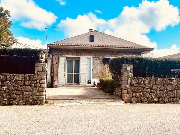 casa indipendente in vendita a Sadali