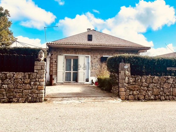 casa indipendente in vendita a Sadali