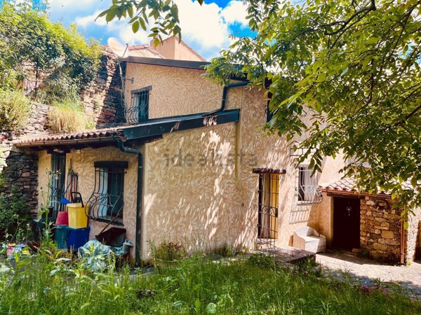 casa indipendente in vendita a Sadali