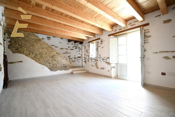 casa indipendente in vendita a San Basilio