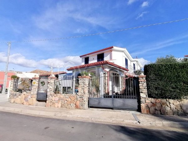 casa indipendente in vendita a San Giovanni Suergiu in zona Is Pes