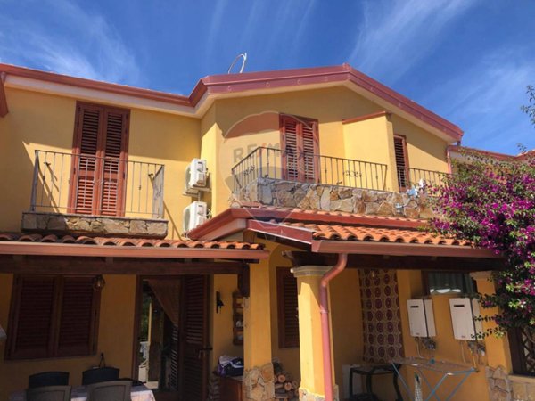 casa indipendente in vendita a San Giovanni Suergiu in zona Is Loccis