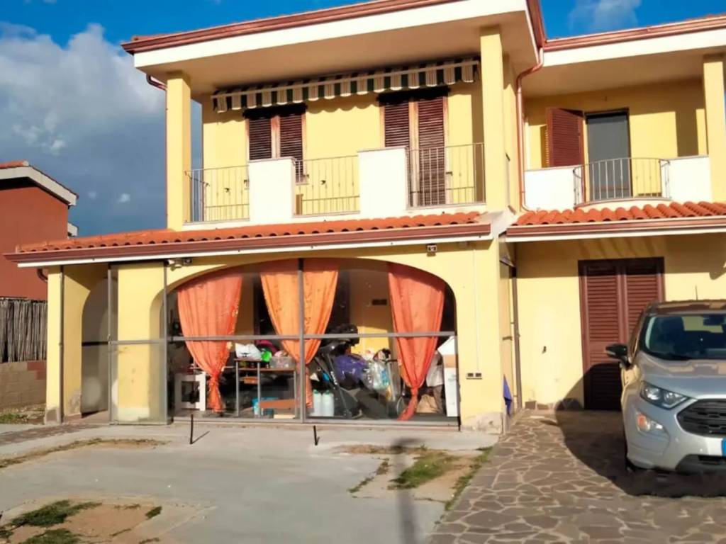 casa indipendente in vendita a San Giovanni Suergiu in zona Is Urigus