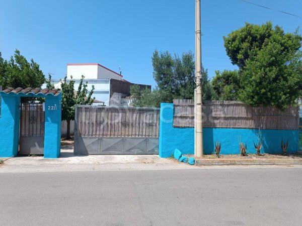 casa indipendente in vendita a San Giovanni Suergiu in zona Is Loccis