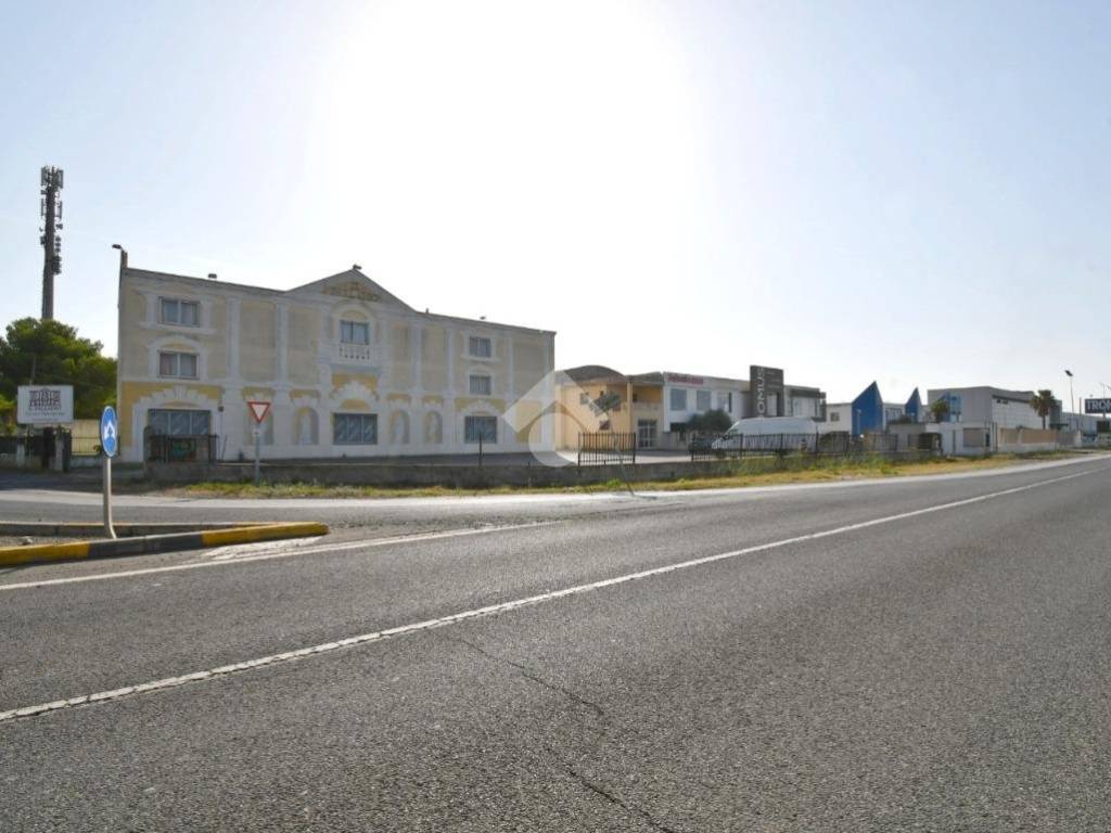 locale commerciale in vendita a San Sperate