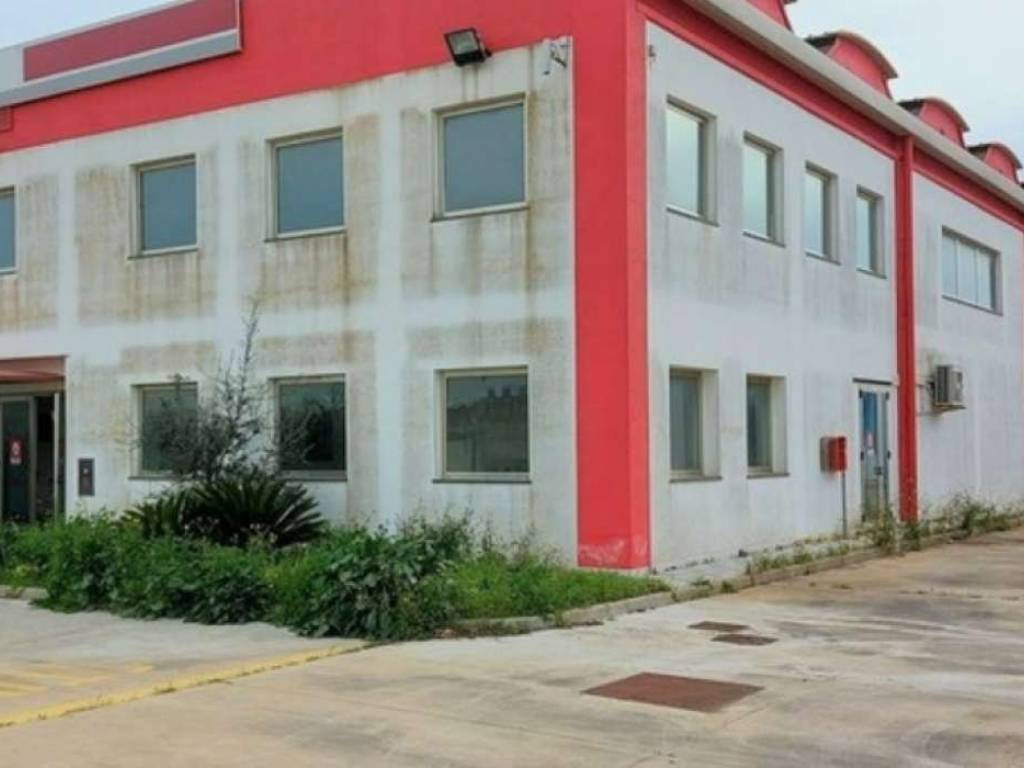 capannone in vendita a San Sperate