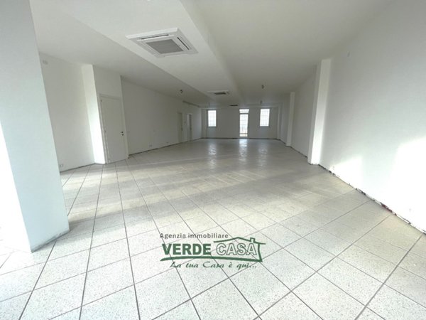 negozio in vendita a San Vito