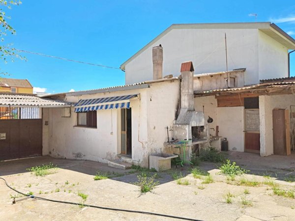 casa indipendente in vendita a Sanluri