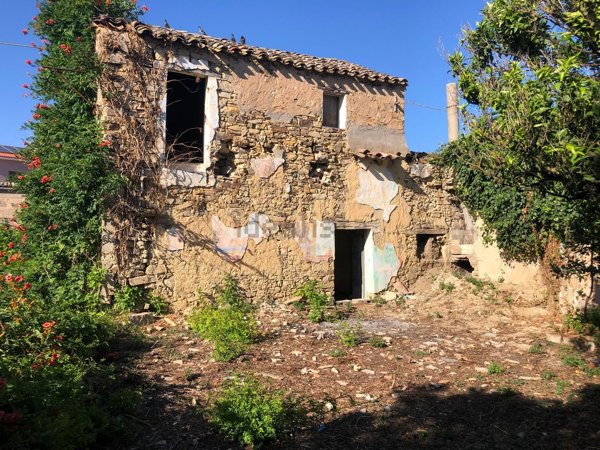 casa indipendente in vendita a Sanluri