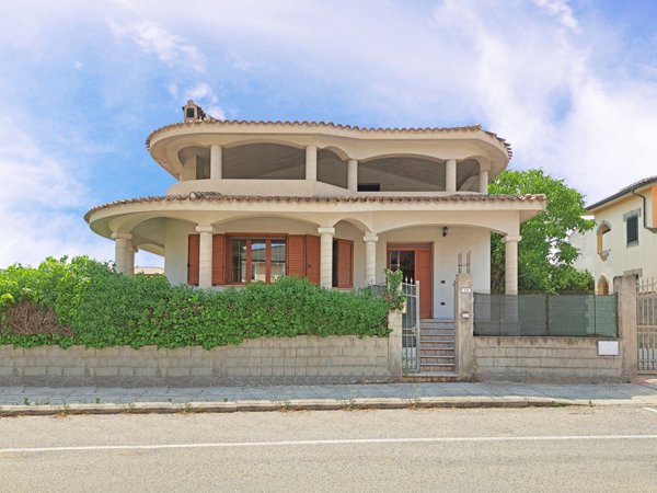 casa indipendente in vendita a Sanluri