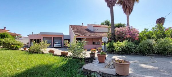 casa indipendente in vendita a Sanluri