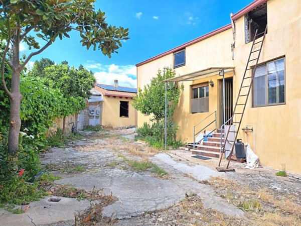 casa indipendente in vendita a Sanluri