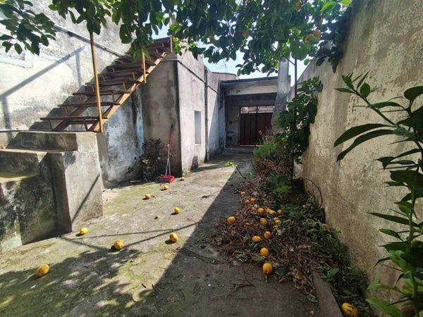 casa indipendente in vendita a Sanluri in zona Sanluri Stato