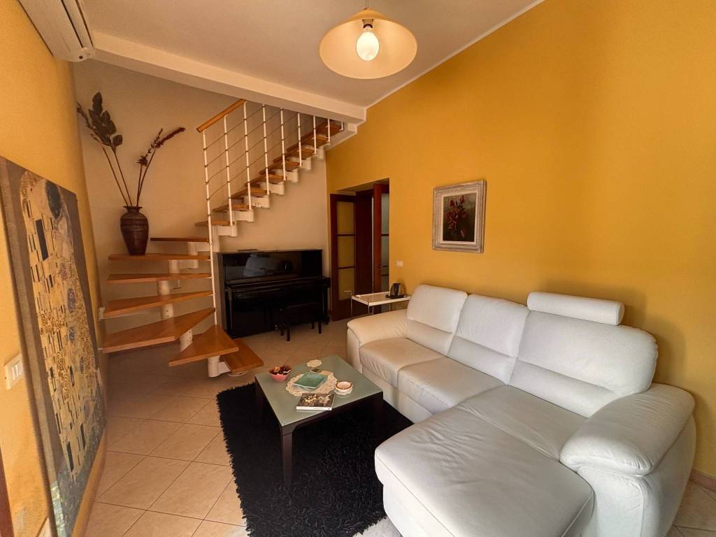 casa indipendente in vendita a Sanluri in zona Sanluri Stato