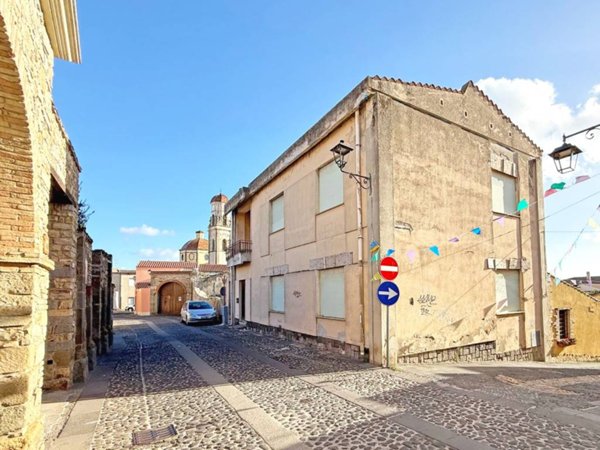 casa indipendente in vendita a Sanluri in zona Sanluri Stato