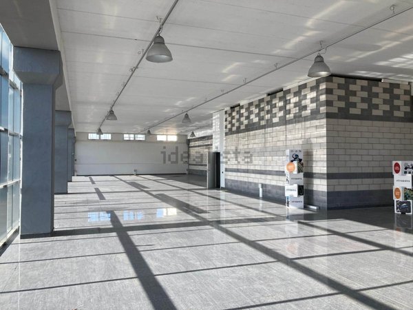 locale commerciale in vendita a Sanluri