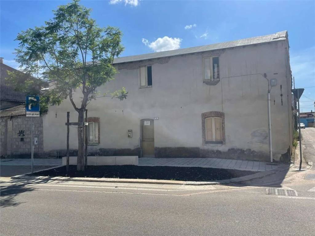 casa indipendente in vendita a Sanluri in zona Sanluri Stato