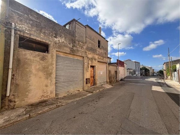casa indipendente in vendita a Sanluri in zona Sanluri Stato