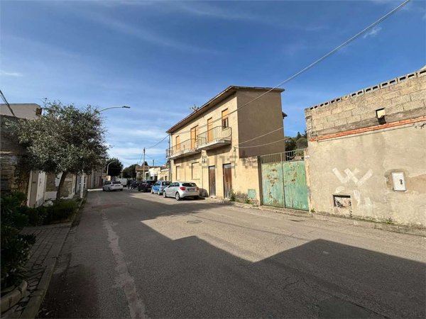 casa indipendente in vendita a Sanluri