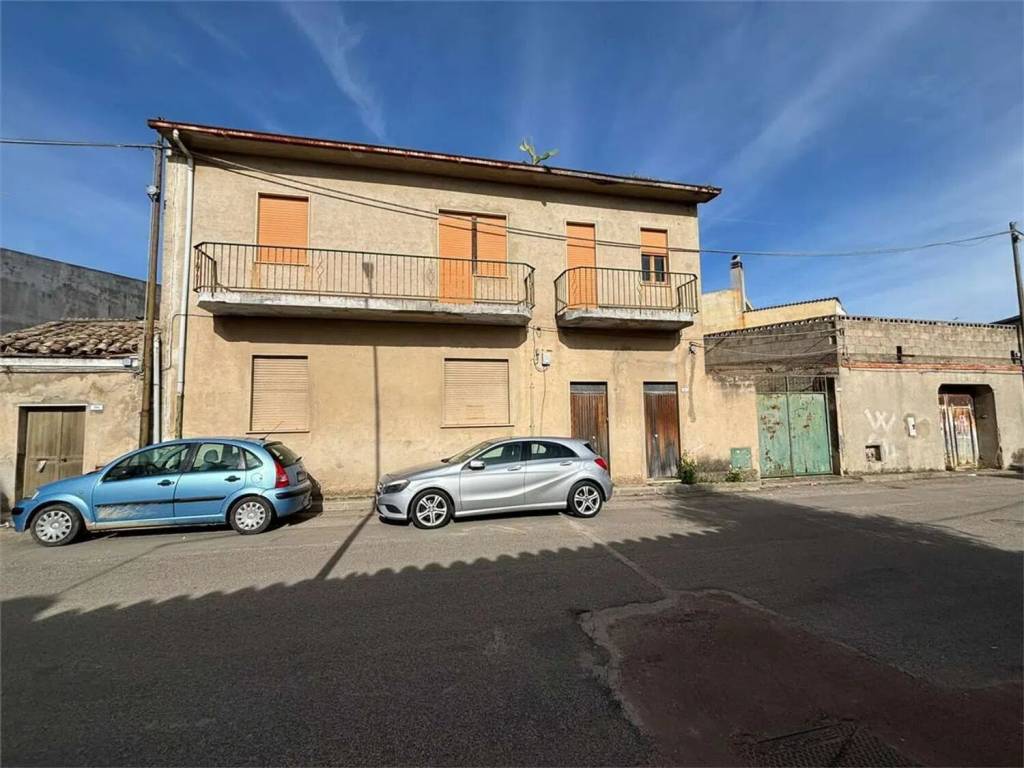 casa indipendente in vendita a Sanluri in zona Sanluri Stato