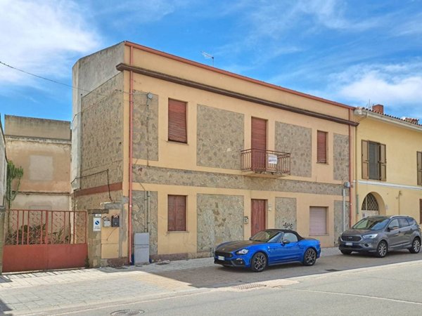 casa indipendente in vendita a Sanluri in zona Sanluri Stato