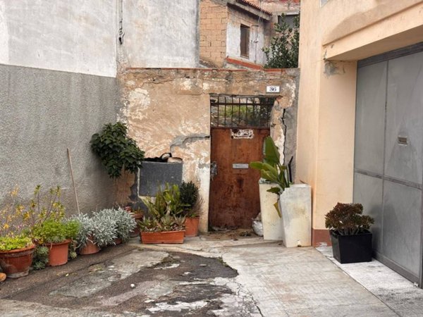 casa indipendente in vendita a Sanluri in zona Sanluri Stato