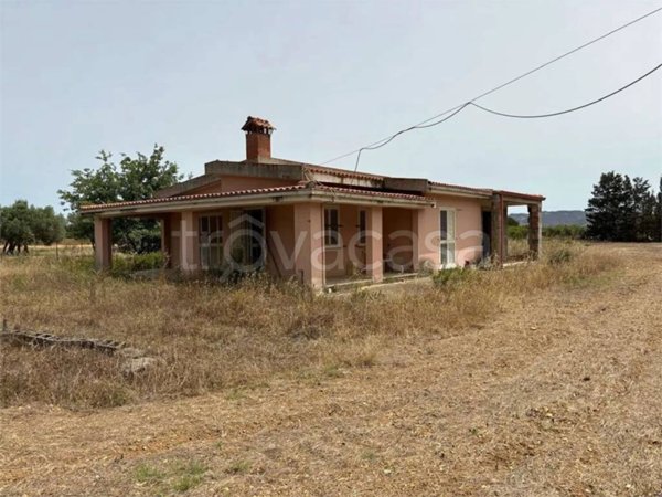 casa indipendente in vendita a Sanluri