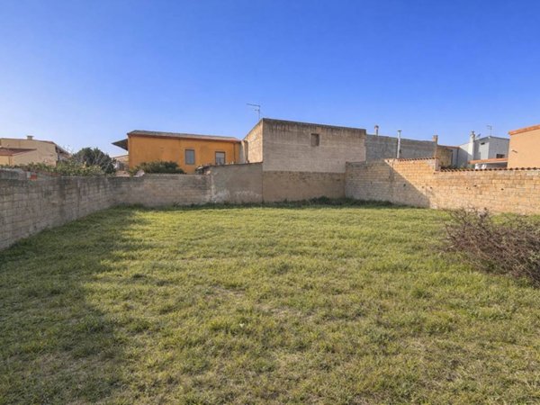 terreno edificabile in vendita a Sanluri in zona Sanluri Stato